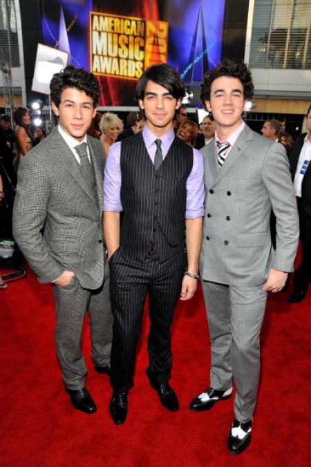 Jonas Brothers Net Worth 2022: Hidden Facts You Need To Know!