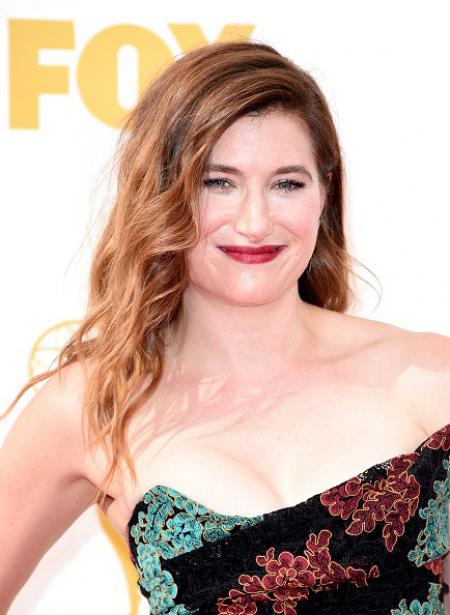 kathryn-hahn-net-worth-2022-hidden-facts-you-need-to-know